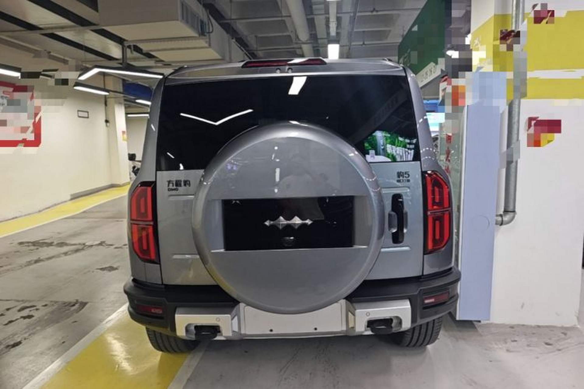 Used Formula Leopard 5 2023 Navigator Edition Rear