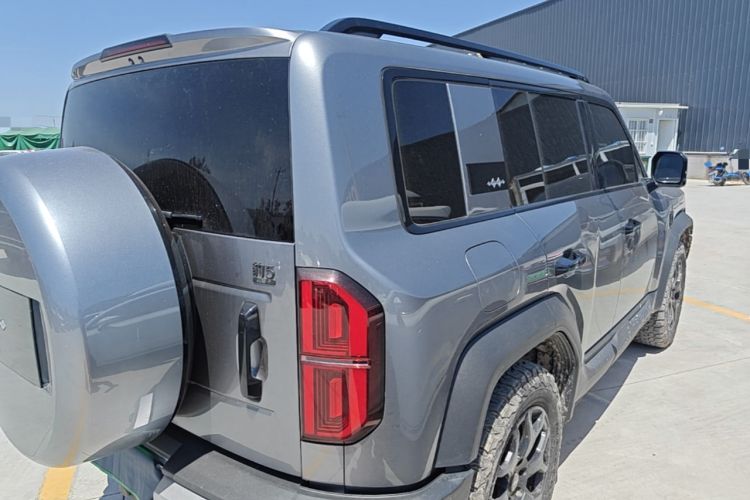 Used Formula Leopard 5 2023 Cloud Ride Flagship Edition Rear Right 45 Deg