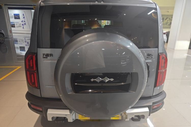 Used Formula Leopard 5 2023 Navigator Edition Rear