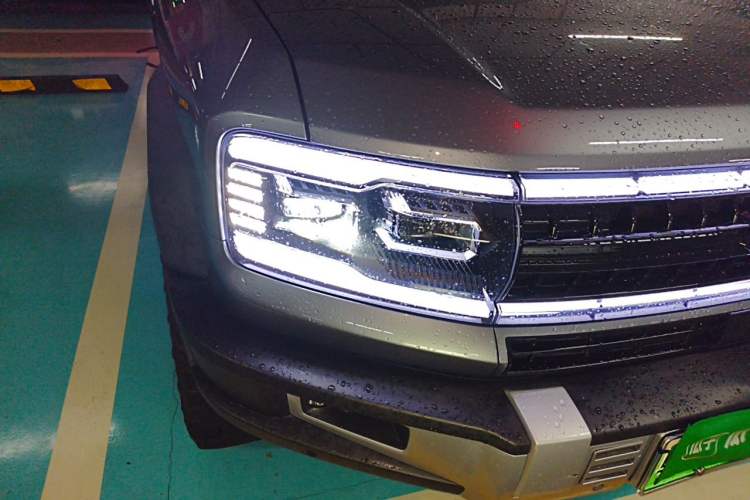 Used Formula Leopard 5 2023 Navigator Edition Right Front Headlight