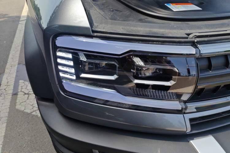 Used Formula Leopard 5 2023 Navigator Edition Right Front Headlight