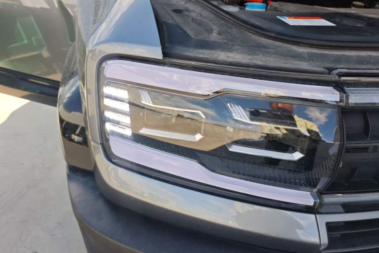Used Formula Leopard 5 2023 Navigator Edition Right Front Headlight