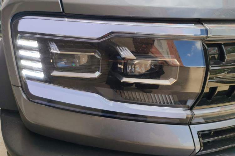 Used Formula Leopard 5 2023 Explore Edition Right Front Headlight