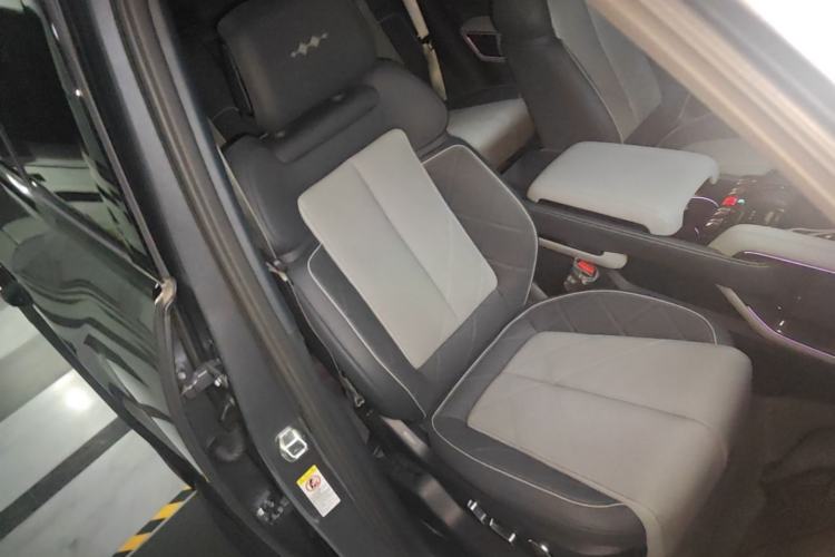 Used Formula Leopard 5 2023 Navigator Edition Right Front Seat