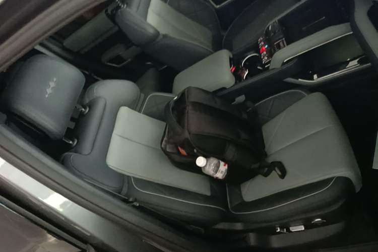 Used Formula Leopard 5 2023 Navigator Edition Right Front Seat