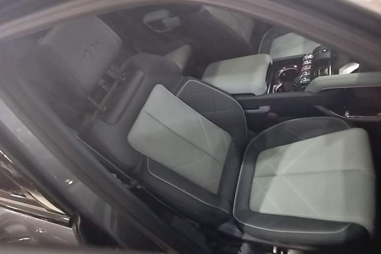 Used Formula Leopard 5 2023 Explore Edition Right Front Seat