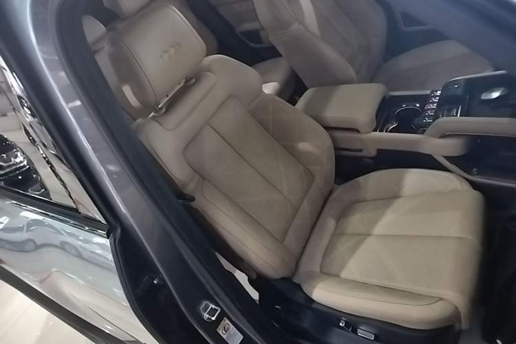 Used Formula Leopard 5 2023 Explore Edition Right Front Seat