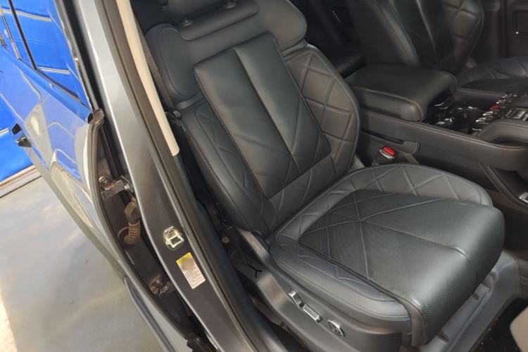 Used Formula Leopard 5 2023 Navigator Edition Right Front Seat