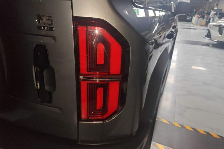 Used Formula Leopard 5 2023 Navigator Edition Right Rear Taillight