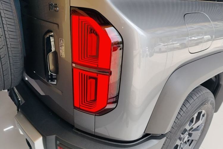 Used Formula Leopard 5 2023 Cloud Ride Flagship Edition Right Rear Taillight