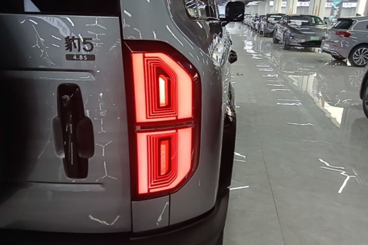 Used Formula Leopard 5 2023 Navigator Edition Right Rear Taillight
