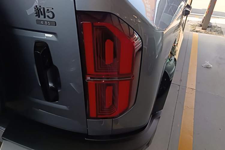 Used Formula Leopard 5 2023 Navigator Edition Right Rear Taillight