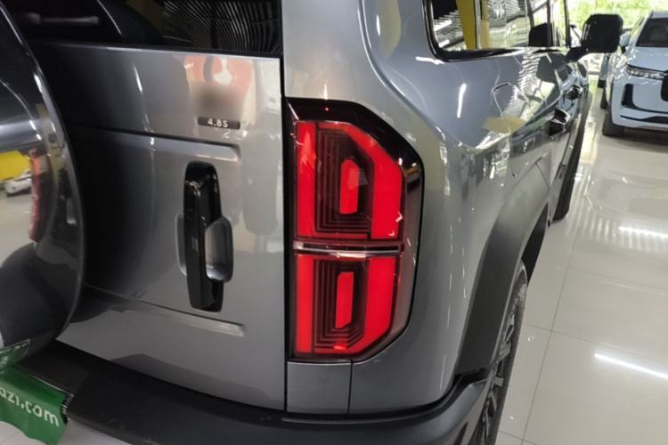 Used Formula Leopard 5 2023 Navigator Edition Right Rear Taillight