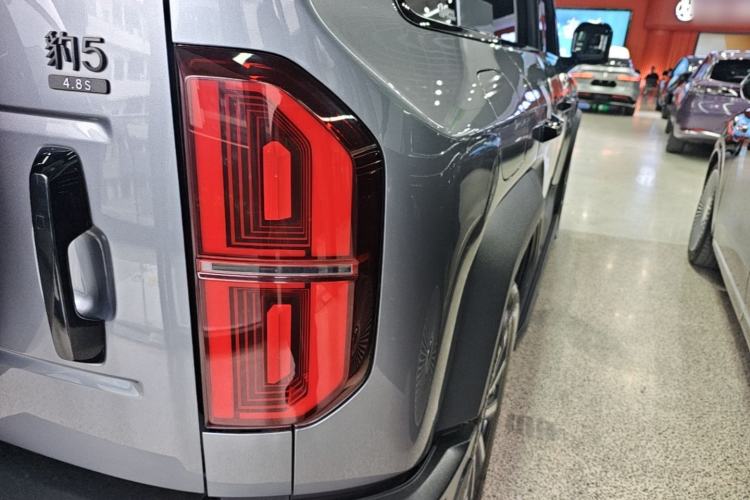 Used Formula Leopard 5 2023 Navigator Edition Right Rear Taillight