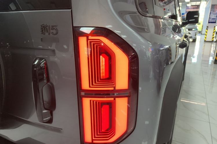 Used Formula Leopard 5 2023 Cloud Ride Flagship Edition Right Rear Taillight