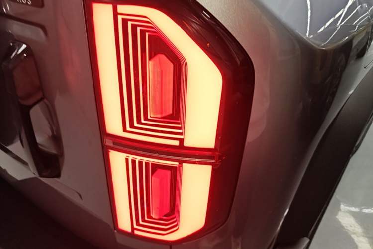 Used Formula Leopard 5 2023 Navigator Edition Right Rear Taillight