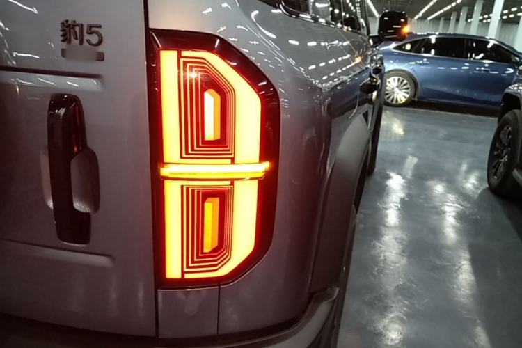 Used Formula Leopard 5 2023 Navigator Edition Right Rear Taillight