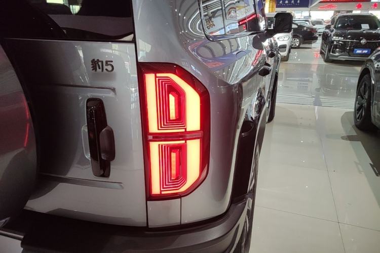 Used Formula Leopard 5 2023 Cloud Ride Flagship Edition Right Rear Taillight