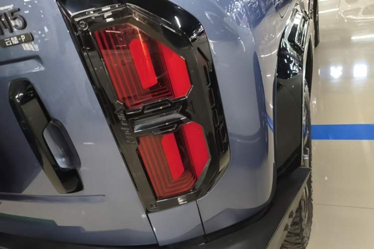 Used Formula Leopard 5 2023 Cloud Ride Flagship Edition Right Rear Taillight