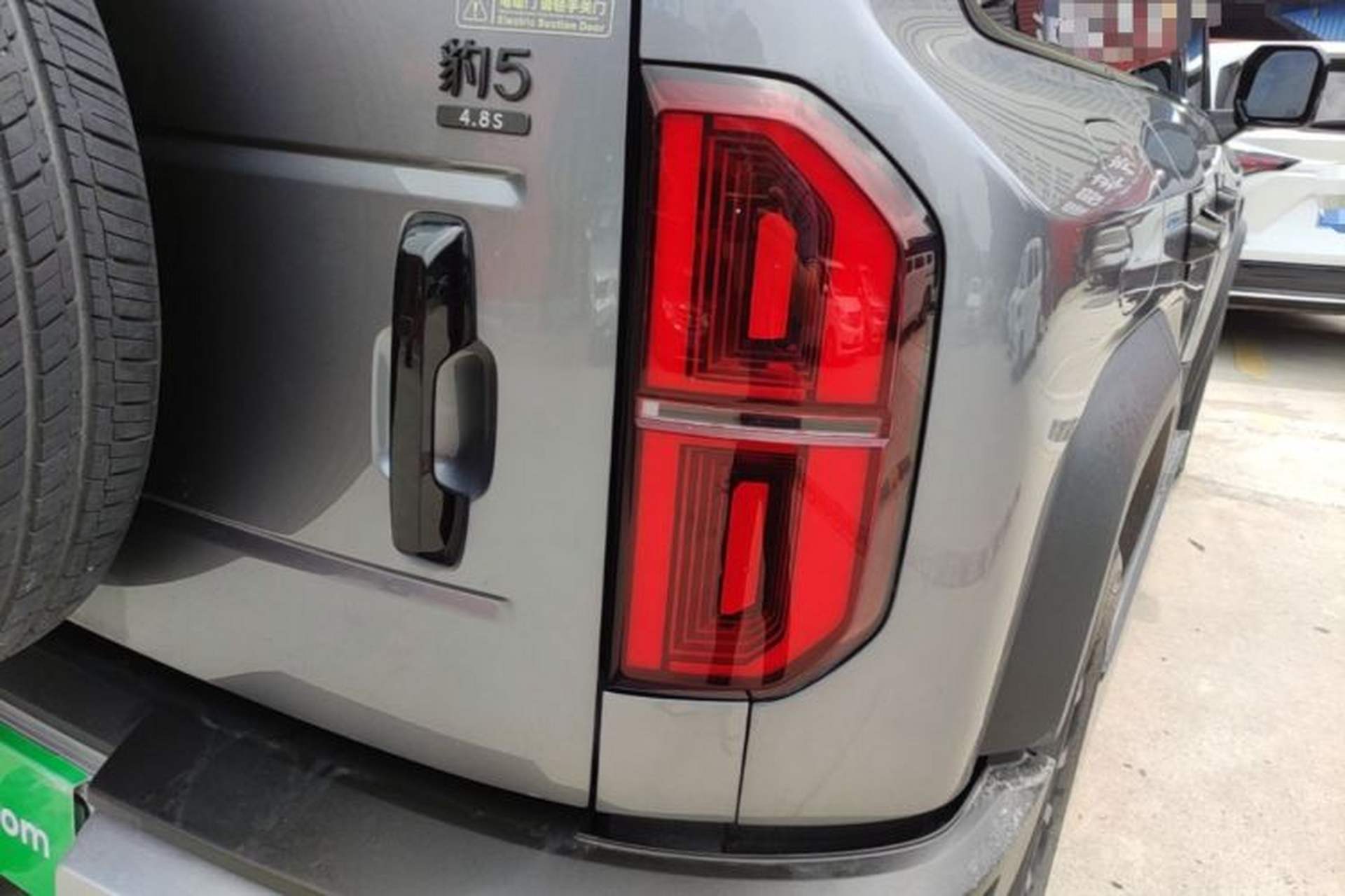 Used Formula Leopard 5 2023 Navigator Edition Right Rear Taillight