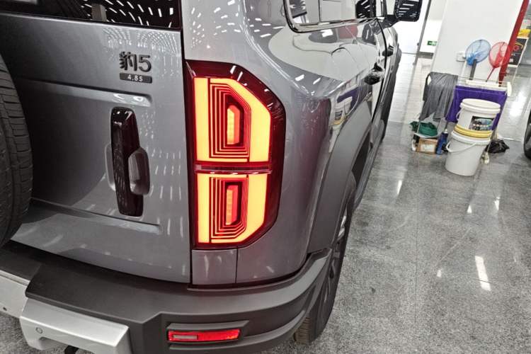 Used Formula Leopard 5 2023 Explore Edition Right Rear Taillight
