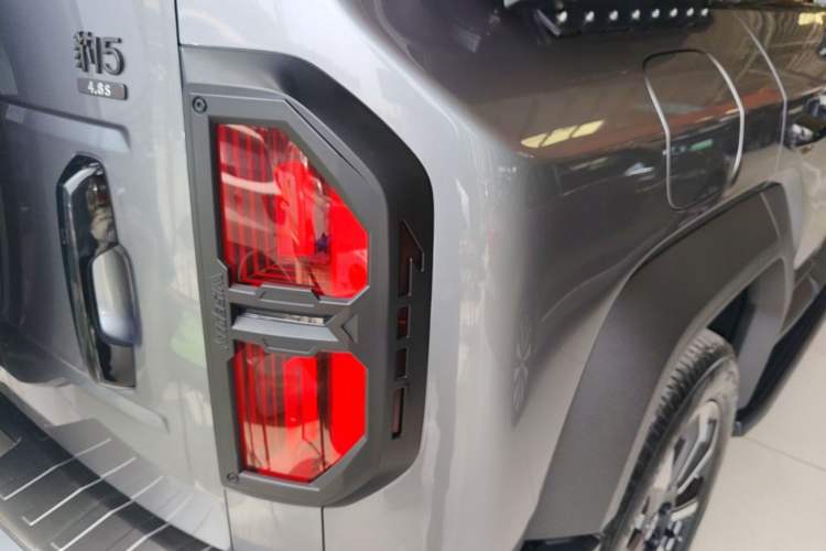 Used Formula Leopard 5 2023 Navigator Edition Right Rear Taillight