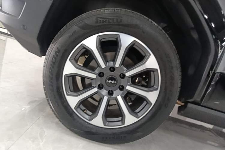 Used Formula Leopard 5 2023 Navigator Edition Right Rear Wheel Hub