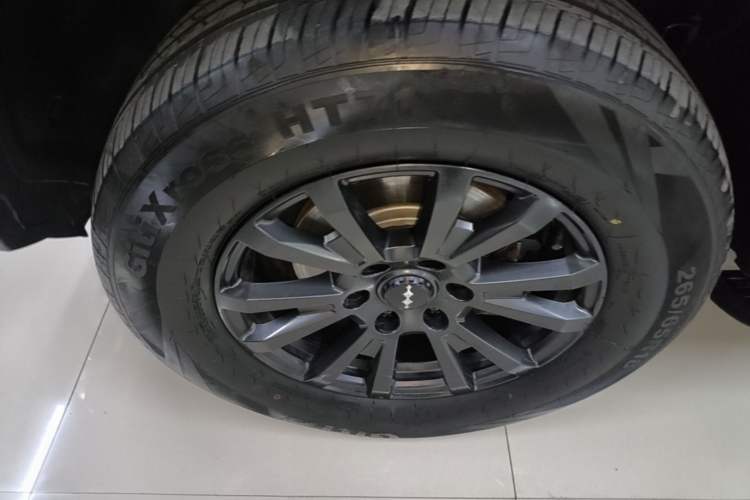 Used Formula Leopard 5 2023 Navigator Edition Right Rear Wheel Hub