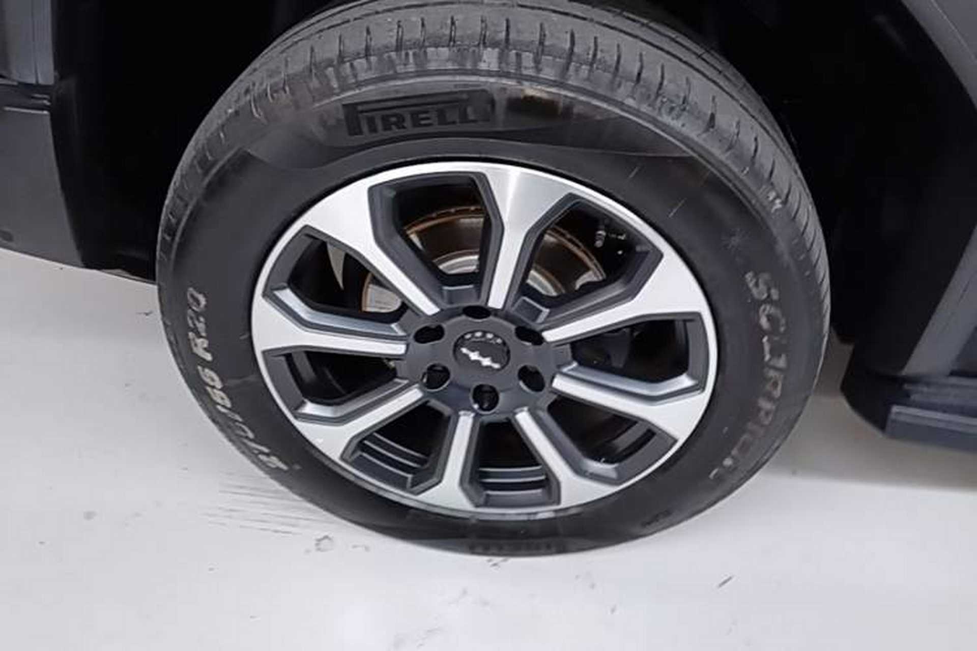 Used Formula Leopard 5 2023 Navigator Edition Right Rear Wheel Hub