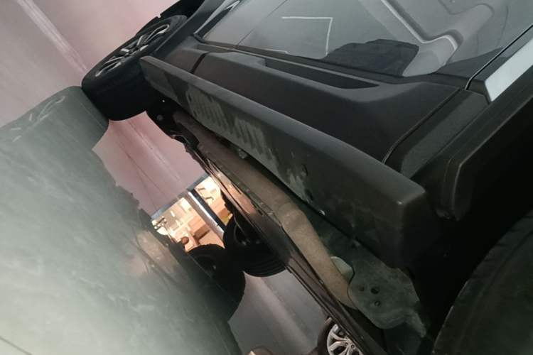 Used Formula Leopard 5 2023 Navigator Edition Right Side Sill