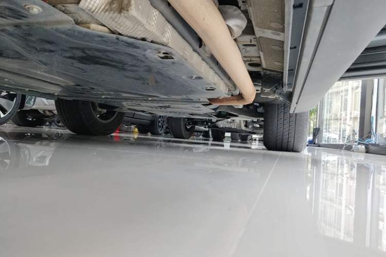 Used Formula Leopard 5 2023 Cloud Ride Flagship Edition Right Side Sill