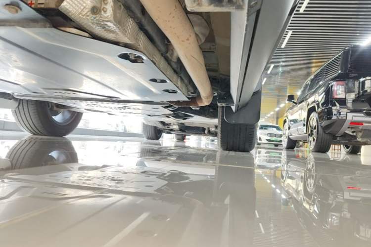 Used Formula Leopard 5 2023 Cloud Ride Flagship Edition Right Side Sill