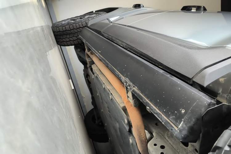 Used Formula Leopard 5 2023 Cloud Ride Flagship Edition Right Side Sill