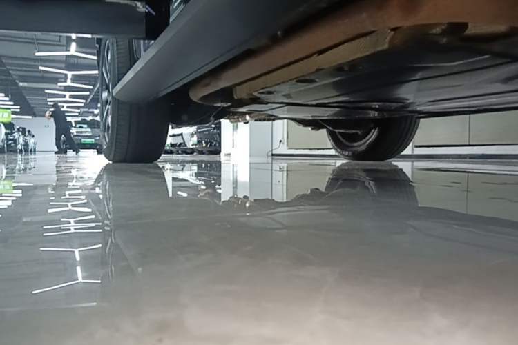 Used Formula Leopard 5 2023 Navigator Edition Right Side Sill
