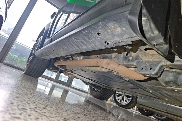 Used Formula Leopard 5 2023 Navigator Edition Right Side Sill