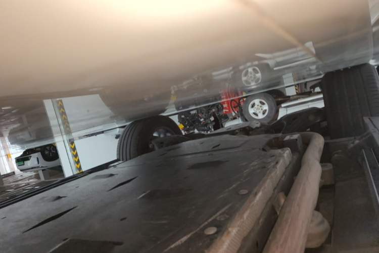 Used Formula Leopard 5 2023 Cloud Ride Flagship Edition Right Side Sill