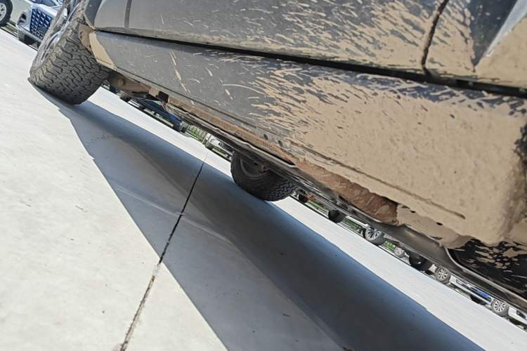 Used Formula Leopard 5 2023 Cloud Ride Flagship Edition Right Side Sill