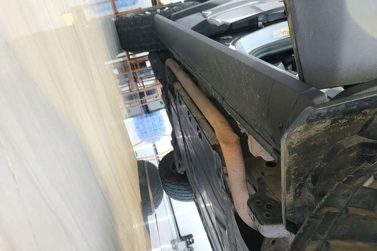 Used Formula Leopard 5 2023 Navigator Edition Right Side Sill