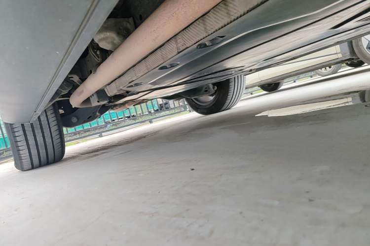 Used Formula Leopard 5 2023 Cloud Ride Flagship Edition Right Side Sill