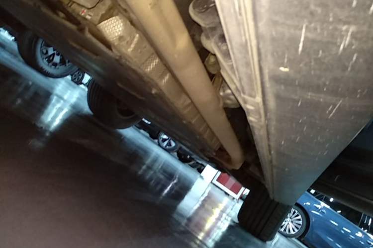 Used Formula Leopard 5 2023 Navigator Edition Right Side Sill