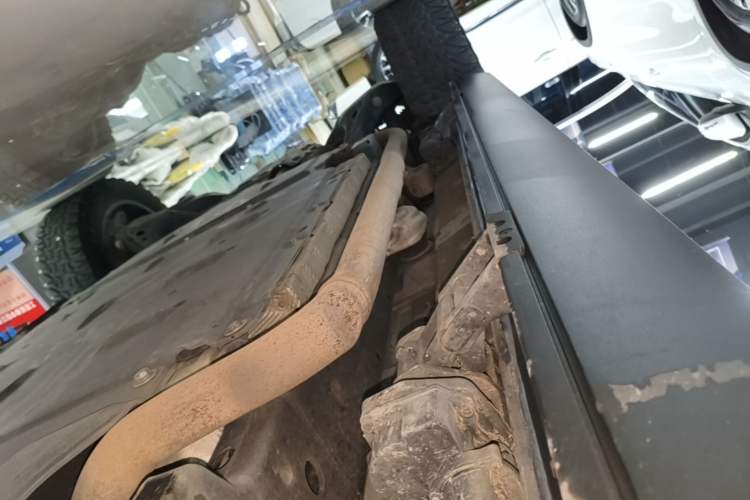 Used Formula Leopard 5 2023 Cloud Ride Flagship Edition Right Side Sill