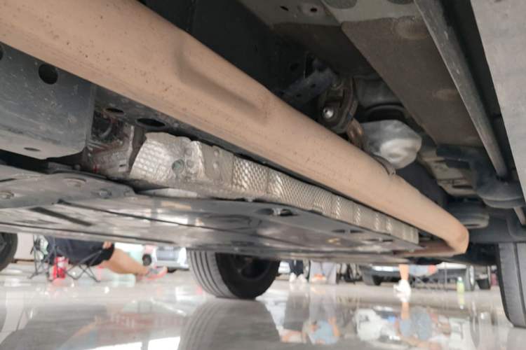 Used Formula Leopard 5 2023 Navigator Edition Right Side Sill