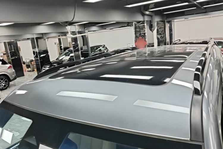 Used Formula Leopard 5 2023 Navigator Edition Roof
