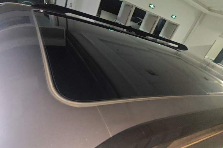 Used Formula Leopard 5 2023 Navigator Edition Roof