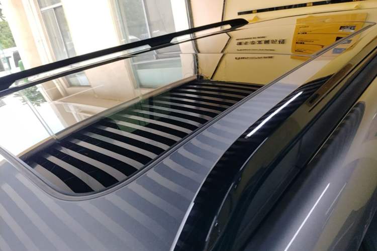 Used Formula Leopard 5 2023 Cloud Ride Flagship Edition Roof