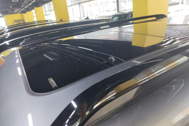 Used Formula Leopard 5 2023 Cloud Ride Flagship Edition Roof