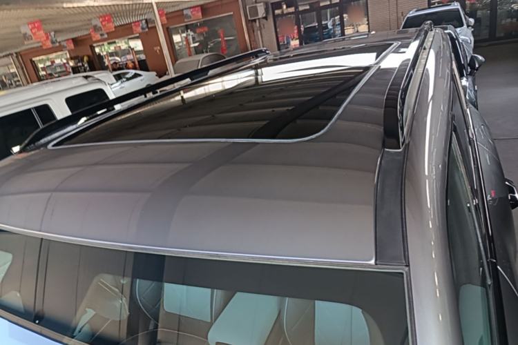 Used Formula Leopard 5 2023 Navigator Edition Roof