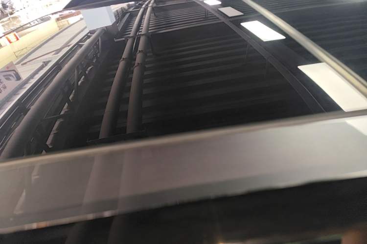 Used Formula Leopard 5 2023 Navigator Edition Roof