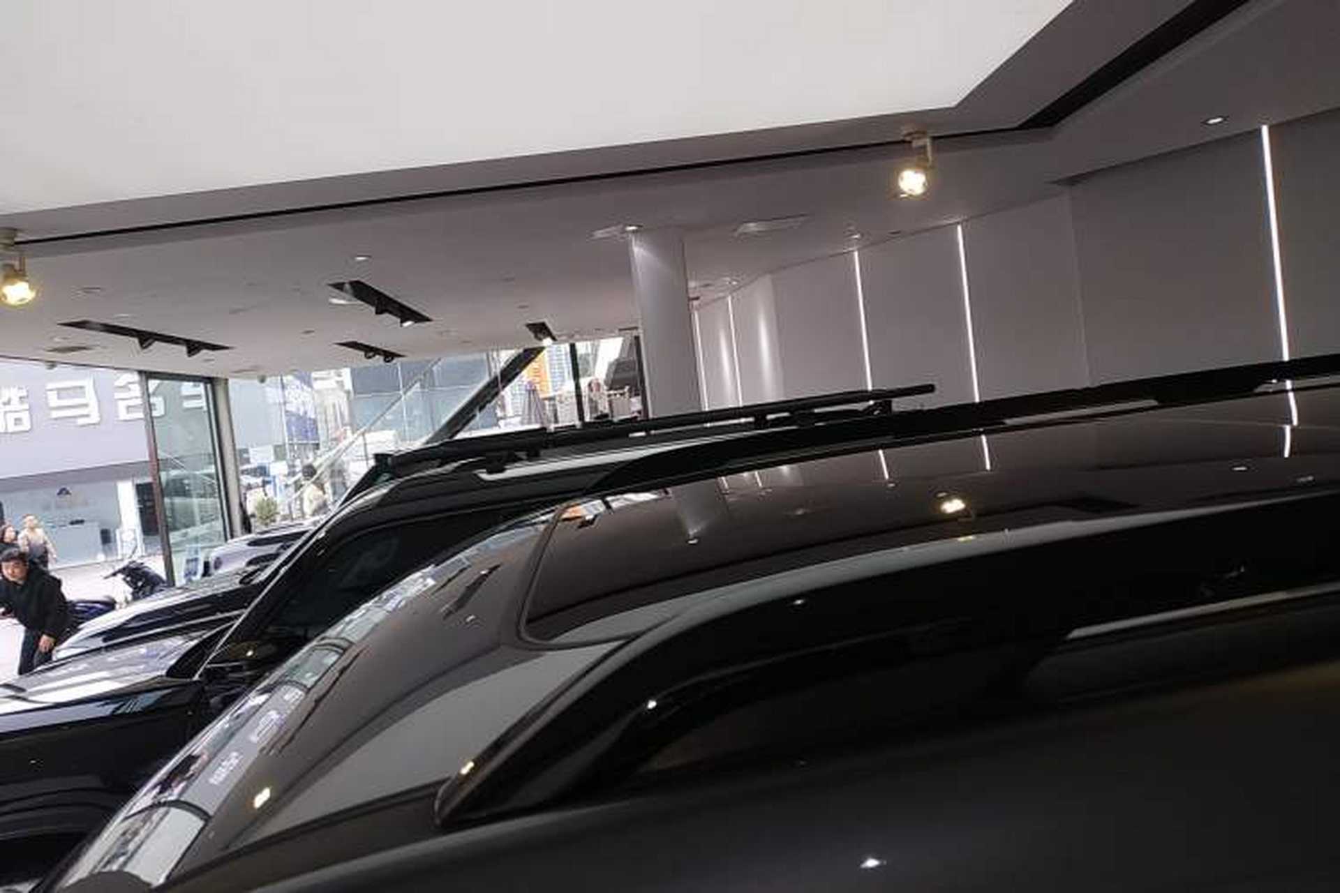 Used Formula Leopard 5 2023 Navigator Edition Roof