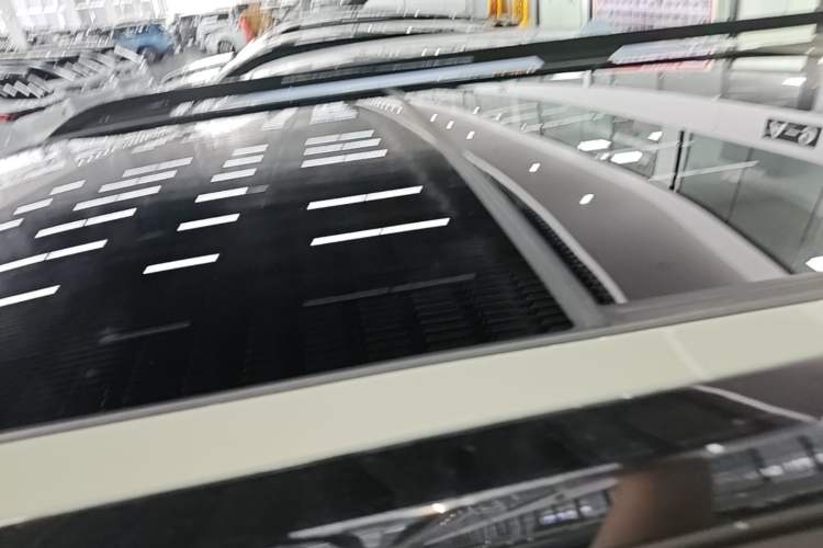 Used Formula Leopard 5 2023 Navigator Edition Roof